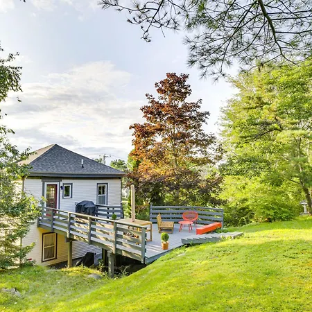 3 Mi To Boothbay Harbor Coastal Colorful Home!